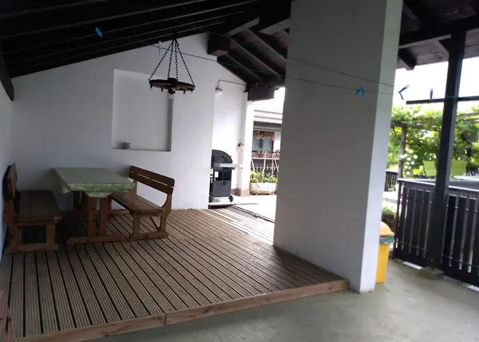 דירה Mlinarjeva Domacija